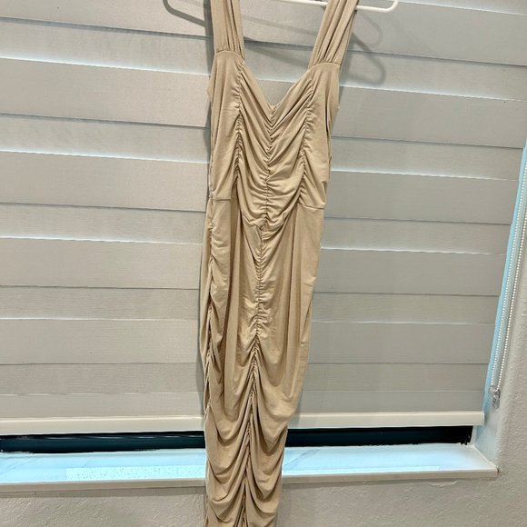 NWOT ASOS DESIGN - Sweetheart Neckline Ruched Midi Body-Conscious Dress - Picture 2 of 4